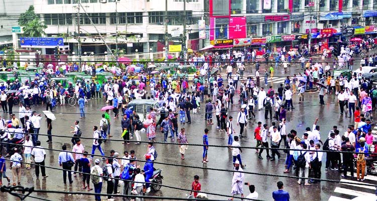 Students blocked Kakrail intersection for the 5th consecutive day on Thursday campaigning for safe roads.