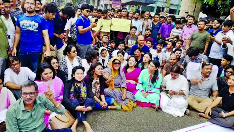 Celebrities also joined the demonstrations demanding safe road in the city on Thursday.