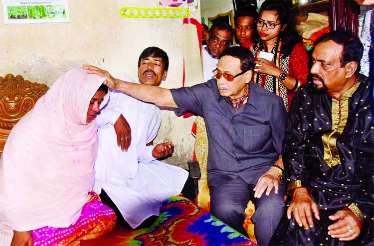 Former President and Jatiya Party Chairman Hussain Muhammad Ershad consoling the family members of Diya Khanam Mim at their residence in the city on Friday.