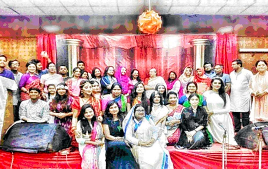 Performers pose for a photo at the celebration of 13th anniversary of 'StrayBird', a leading literary and cultural forum of the Department of English of Stamford University Bangladesh on Monday.