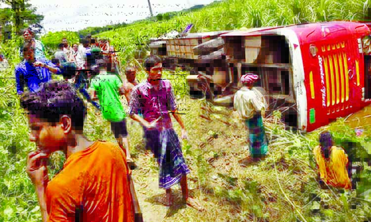 A bus belonging to Rupsha Paribahan turned over losing its control at Keyabagan area in Kaliganj upazila on Jhenidah-Jashore highway on Friday leaving 15 people injured.