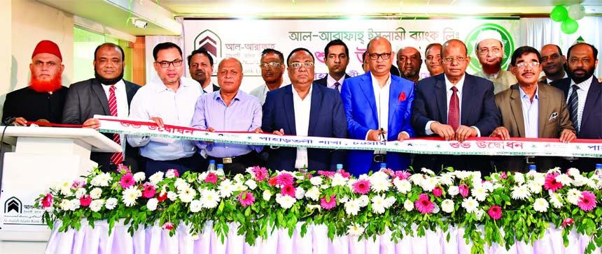 Abdus Samad Labu, Chairman of Al-Arafah Islami Bank Limited, inaugurating its 158th branch at Pahartoli in Chattogram on Sunday. Abdus Salam, Vice-Chairman, Md. Habibur Rahman, Managing Director, Salim Rahman, Ahamedul Hoque, Directors and Mohammad Azam,