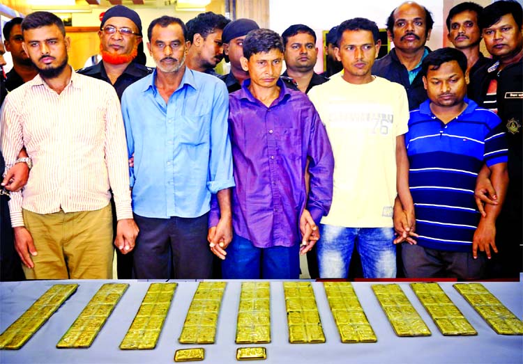 Five members of international gold smuggling gang were arrested by RAB-2 with 11 Kg gold from city's Gabtoli Bus Terminal area. This picture was taken from RAB Media Centre on Wednesday.