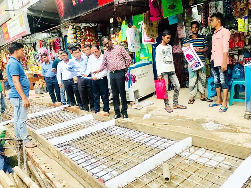 Acting Mayor of Chattogram City Corporation (CCC) Chowdhury Hasan Mahamud Hasni visiting development works of Momen Road in the Port City recently.