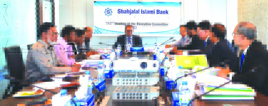 Dr. Anwer Hossain Khan, EC Chairman of Shahjalal Islami Bank Limited, presiding over its 752nd meeting at its head office in the city recently. Akkas Uddin Mollah, Chairman of the Board of Directors, Farman R Chowdhury, Managing Director, Khandaker Shakib