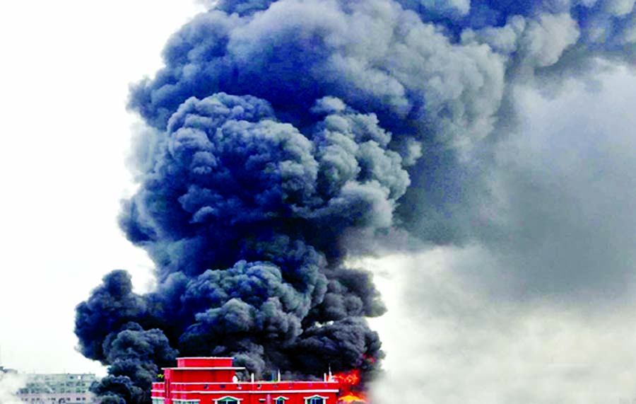 A fire breaks out at a tyre factory at Fatullah in N'ganj on Wednesday.