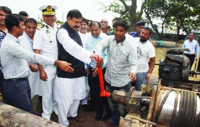 NARAYANGANJ: Shipping Minister Shajahan Khan MP inaugurating two dredger baises of BIWTA at Khanpur area yesterday. Among others, M Mozammel Haque, Cahirman, BIWTA was present in the programme.