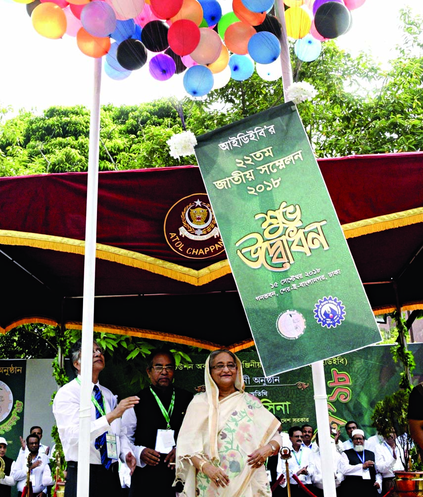 Prime Minister Sheikh Hasina inaugurating the 22nd National Council of the Institution of Diploma Engineers, Bangladesh by releasing balloons and pigeons at Ganabhaban on Saturday. BSS photo