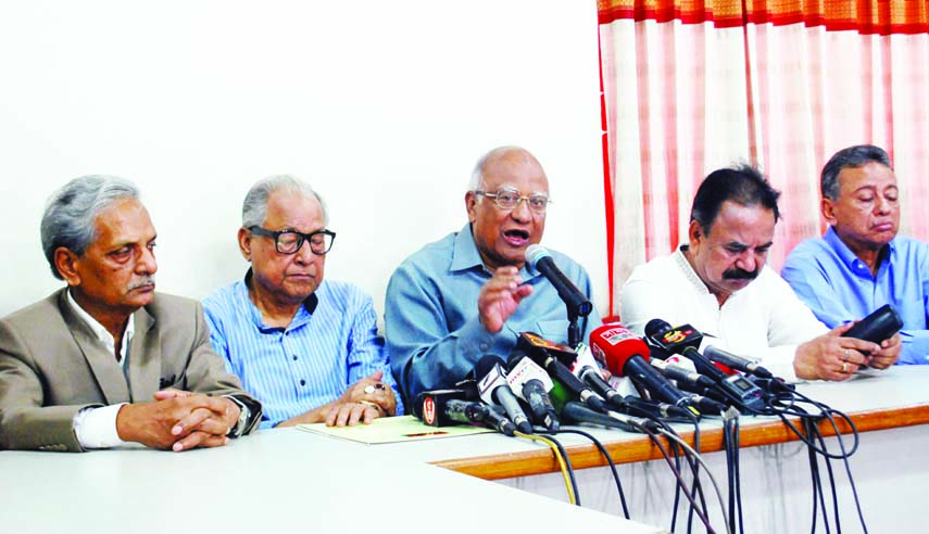 BNP Standing Committee Member Dr Khandaker Mosharraf Hossain addressing a press conference demanding better treatment for BNP Chairperson Begum Khaleda Zia at Nayapaltan's party office in the city yesterday.