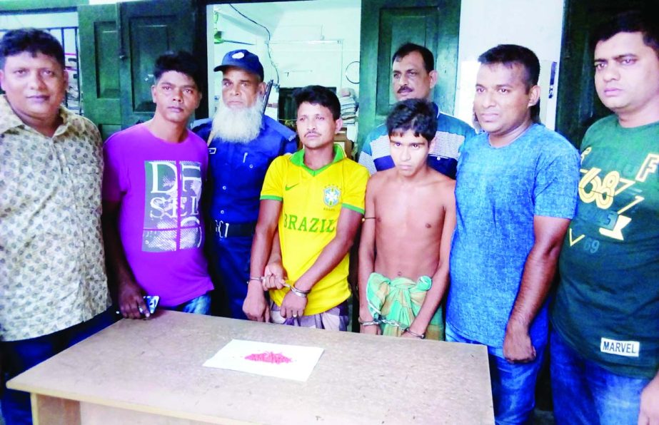 BAMNA ( Barguna): Two persons were arrested from Purbo Laxmipura Village in Bamna Upazila with 25 pieces of Yaba tablets on Monday.