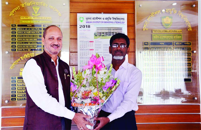 KHULNA: Prof Dr Kazi Sazzad Hossain, Pro- VC, Khulna University of Science and Technology (KUET) greeting Rajesh Kumar Raina, Assistant High Commissioner of India to Bangldesh in Khulna during a courtesy call recently.