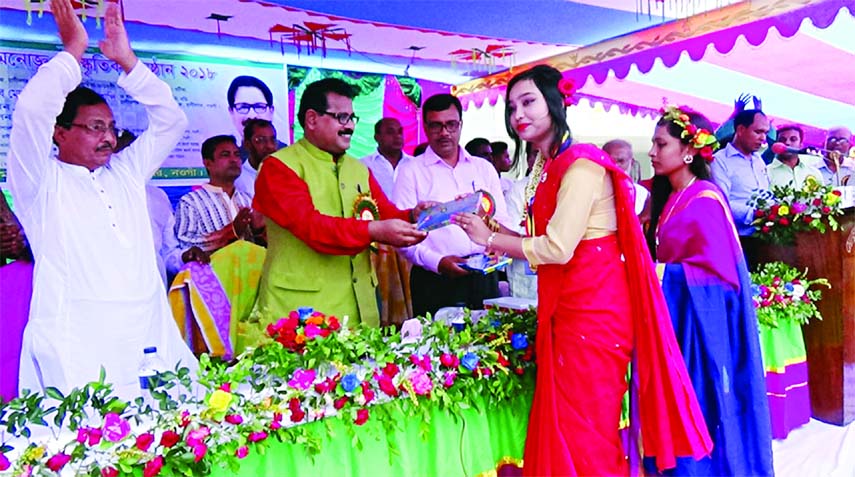 RANINAGAR (Naogaon): Israfil Alam MP greeting new students of Raninagar Mahila College at the freshers' reception as Chief Guest on Tuesday.