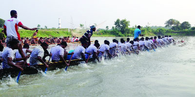 MADHUKHALI (Faridpur): A traditional boat race was held in Chanda- Barshiya River at Noapara Union on Saturday.