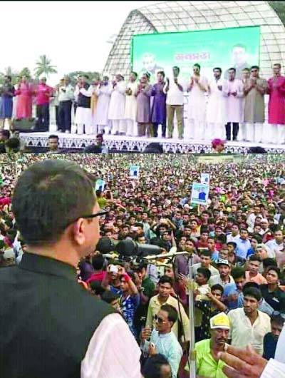 KISHOREGANJ: Awami League leader Rasel Ahamed Tohin addressing a huge public meeting as election campaign in Kishoreganj Stadium recently