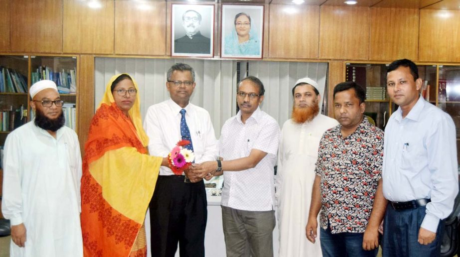 Prof Dr Md Shahidur Rahman Khan, Vice Chancellor of Khulna Agricultural University meets Prof Dr Fayek Uzzaman, Vice Chancellor of Khulna University at letter's office on Sunday.