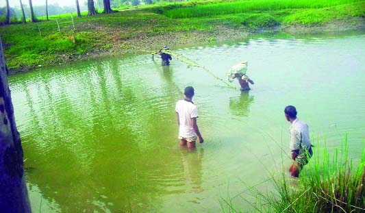 SUNDARGANJ(Gaibandha): An iron bridge is need over Langa canal at Ramjibon Union in Sundarganj Upazila as locals are facing a great difficulties for travel. This snap was taken yesterday.