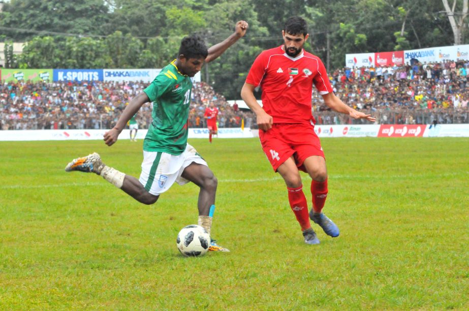 A moment of the semi-final match of the Bangabandhu International Gold Cup Football Tournament between Bangladesh and Palestine at the Bir Shreshtha Shaheed Ruhul Amin Stadium in Cox's Bazar on Wednesday.