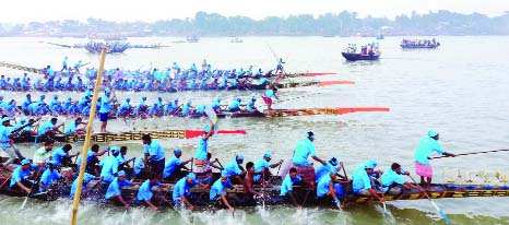 KHULNA: A traditional boat race was held in Rupshi River organised by Grameenphone recently.