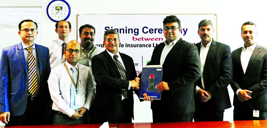 Guardian Life Insurance Limited signed an agreement with AFC Health Limited at the head office of Guardian Insurance in the capital recently. CEO MM Monirul Alam of the Life insurance and AFC Health Director Nizam A Chowdhury signed the agreement on behal