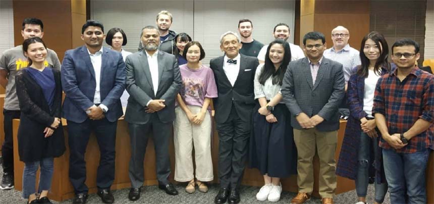 Mamun-Ur-Rashid, Managing Director of Standard Bank Limited poses for a photo session with the participants of a seminar on Innovation for Growth and Development in the Developing Countries organized for the students of GMBA Program of Hitotsubashi Univer