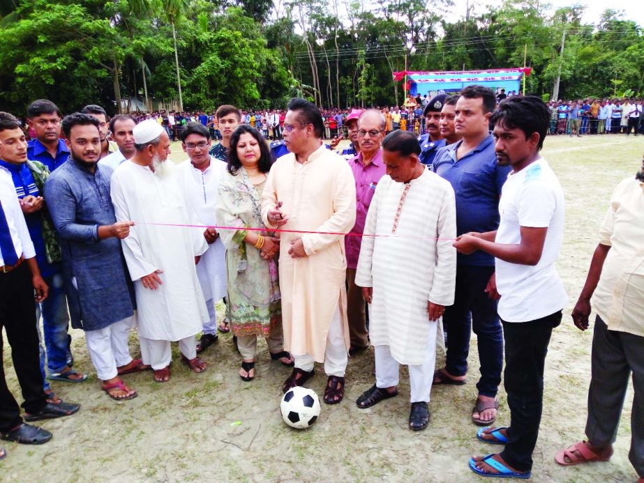 KALKINI (Madaripur): Dr Abdus Sobhan Golap , Office-Secretary of Bangladesh Awami League and Special Assistant to the Prime Minister inaugurating the final match of Dr Abdus Sobhan Golap Polytechnic Institute Football Tournament as Chief Guest at Utt