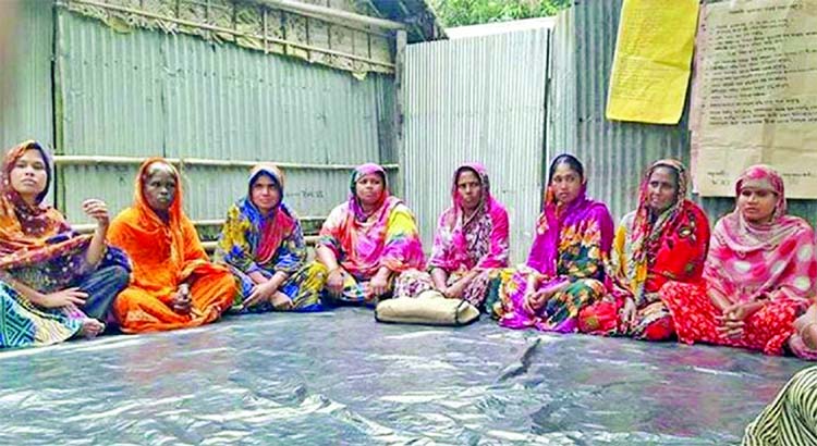 Members of 'Self-help Forum' of Binnagaci village of Aditmari upazila in Lalmonirhat.