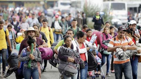 Thousands more Central Americans are moving north in groups from the states of Veracruz and Puebla