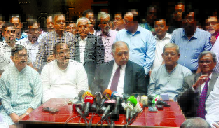 Convenor of Jatiya Oikyafront Dr. Kamal Hossain speaking at a press conference at his residence in the city's Bailey Road after dialogue with 14-party led by Prime Minister Sheikh Hasina at Ganobhaban on Wednesday.