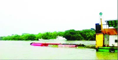 KHULNA: A fertilizer laden cargo capsized into river Bhairab at Gilatala Barakpur Ghat area under Khanjahan Ali Police Station in Khulna city on Tuesday night.