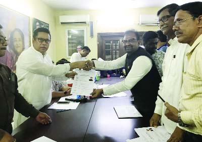M A Rohim CIP, MP aspirant candidate from Moulvibazar -3 Constituency , former Councilor of L.B.T.H and Vice-President of UK Awami League collecting nomination form from Bangladesh Awami League Office-Secretary Dr Abdus Sobhan Golap at Dhanmondi office