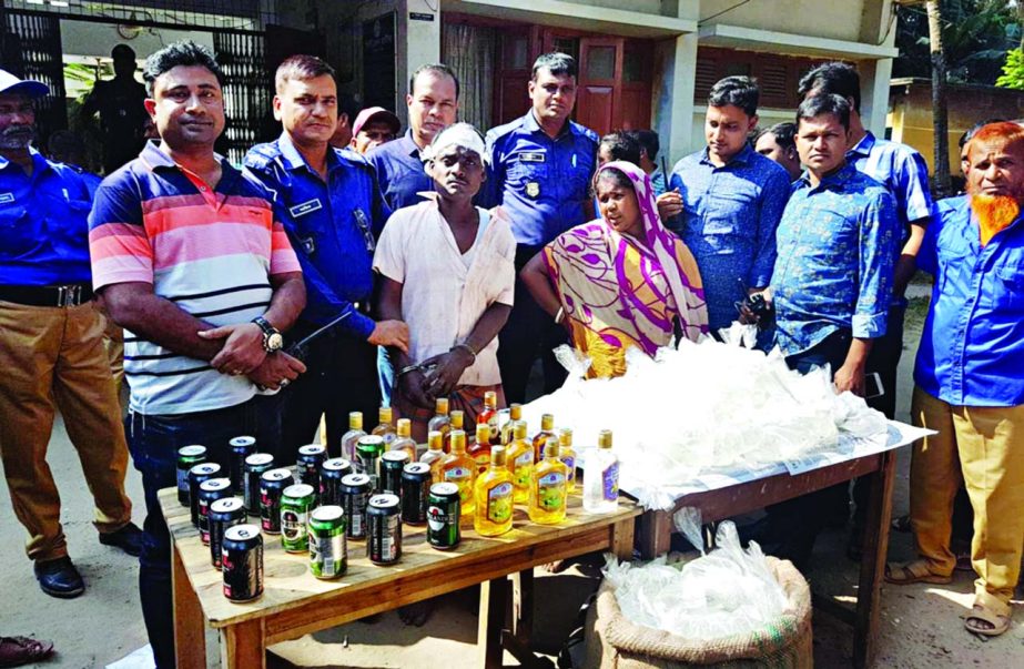 SHERPUR (Bogura): Two persons including a woman were arrested with foreign liquor and beer from Lalchandrapur Para in Sherpur Upazila on Monday.