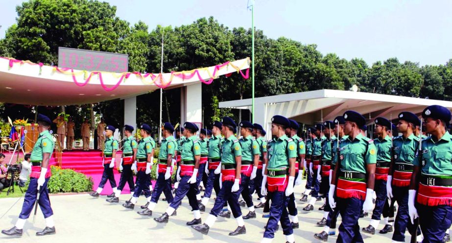 CHARGHAT (Rajshahi): The training session parade of the 25th Sergeant -2017 Batch of Bangladesh Police Academy (BPA) was held at Sarda Upazila on Saturday.