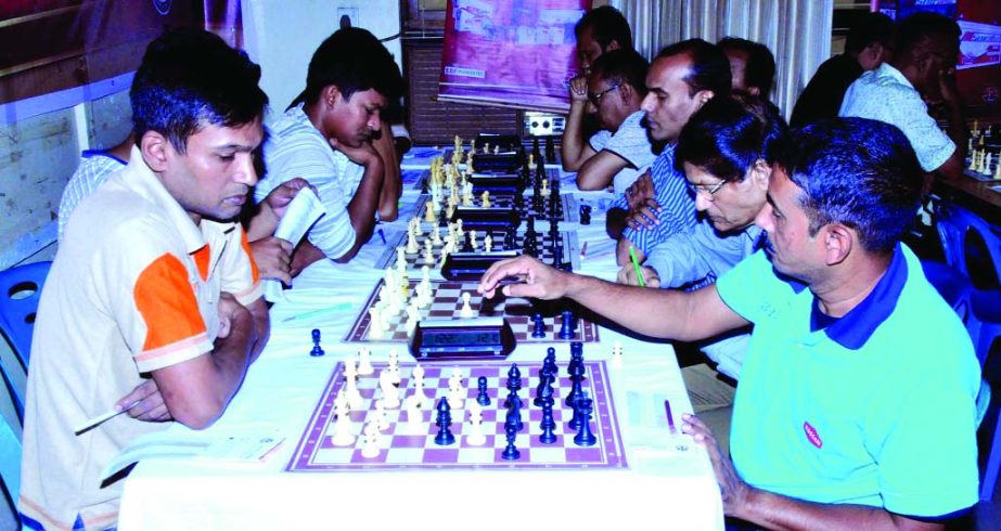 A scene from the second round matches of the Saif Power Battery 44th National 'B' Chess Championship at National Sports Council on Wednesday.