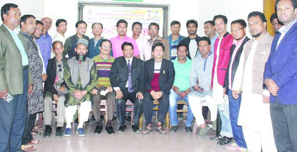 FENI: Leaders of Bangladesh Mofussil Sangbadik Forum (BMSF) posed for a photo session after a preparatory meeting at Railway Rest House for upcoming divisional meeting at Chattogram and Bijoy rally on Sunday.