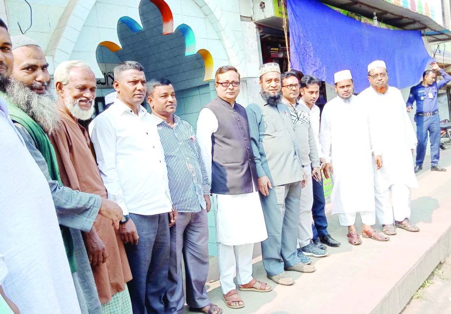 KESHABPUR (Jashore): Joint Secretary Habibur Rahman, Project Director, Model Mosque Project visiting Keshabpur Upazila Centre Jamey Mosque as the mosque has been selected for the Project yesterday.