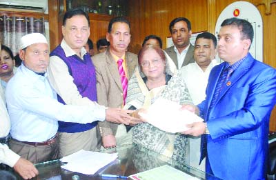 BARISHAL : BNP candidate Begum Selima Rahman submitting nomination for Barishal-3 Constituency on Wednesday.