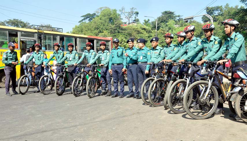 Harunur Rashid Hazari, DC (North) inaugurating newly- formed Bicycle Team of Traffic Police to ease traffic jam at Tigerpass area in the Port City yesterday.
