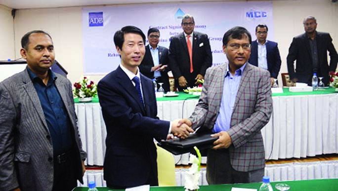 Dhaka WASA signed a contract with China First Metallurgical Group Co Ltd. (CFMCC), China at Pan Pacific Hotel Sonargaon yesterday. The agreement was signed to reduce Non-Revenue Water (NRW) or system loss and to rehabilitate a total of 249 kilometers w