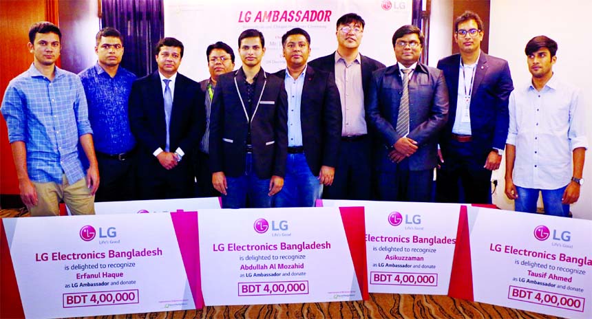D K Son, Managing Director of LG Electronics Bangladesh, poses for a photo session with the participants of young representatives of five social initiatives at Best Western La Vinci Hotel in the city recently.