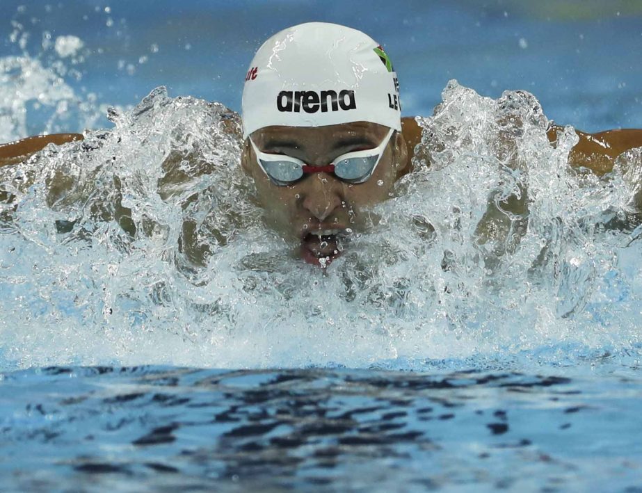 South Africa's Chad Le Close swims during the men's 200m butterfly heats at the 14th FINA World Swimming Championships in Hangzhou, China on Tuesday.