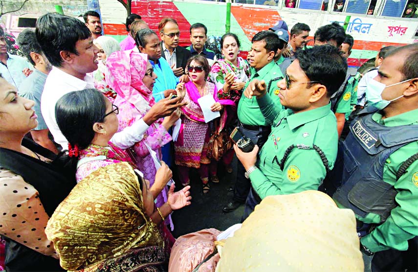 Police trying to alert BNP candidate for Dhaka-9 seat Afroza Abbas against possible fresh violence as she and her supporters were earlier attacked twice by some ruling party followers. This photo was taken from Bashabo area on Wednesday.