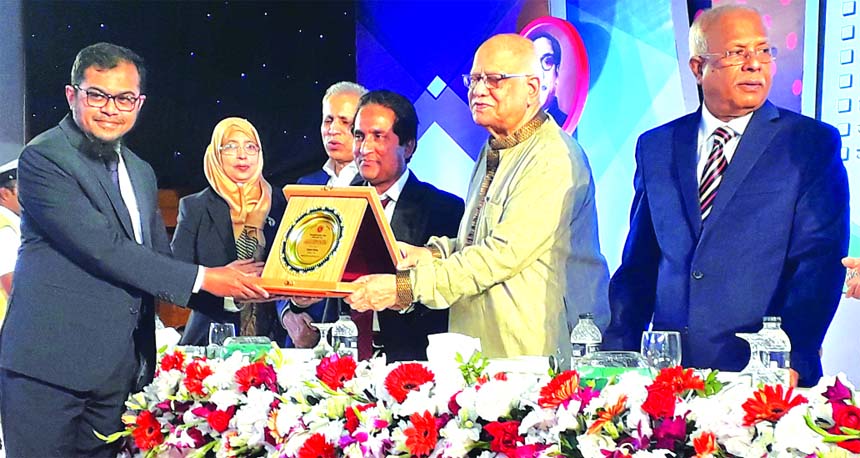Murtoza Zaman, CEO of Unimart Limited (a sister concern of United Group), receiving the highest VAT payer award for the second time in a row, on the occasion of National VAT Day 2018 organized by National Board of Revenue (NBR) from Finance Minister A M A