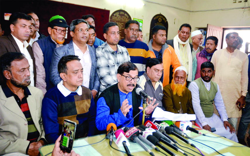 BOGURA: Mahmudur Rahman Manna, Oikyafront nominated candidate from Bogura -2 Constituency addressing a press briefing at Bogura Press Club yesterday.