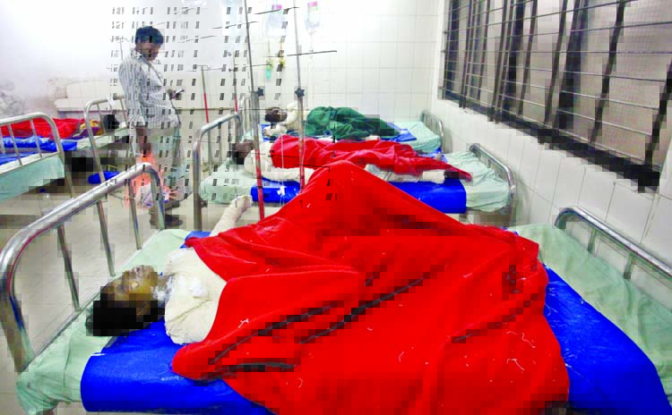 N'ganj: Six burn injured victims out of 11 of same family were admitted to the Burn Unit of DMCH on Wednesday.