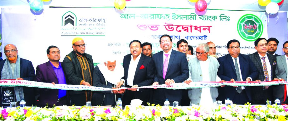 Md. Anowar Hossain, former Chairman and current Director of Al-Arafah Islami Bank Limited, inaugurating its 166th branch at Sarankhola of Bagerhat on Wednesday as chief guest. Farman R Chowdhury, Managing Director, Md. Monjur Hasan, Engr. Md. Habib Ullah,