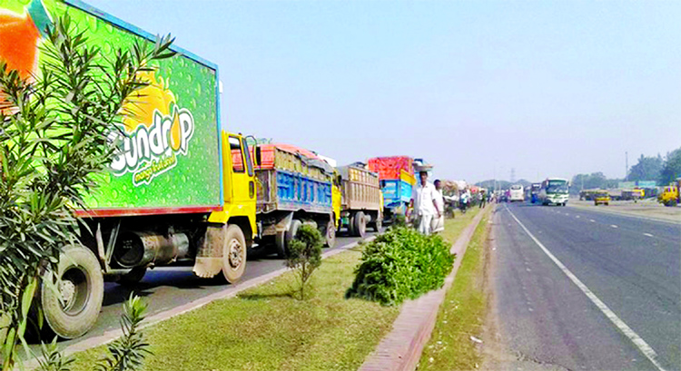 A huge traffic gridlock being created on both sides of Bangabandhu Bridge as computerised toll collection system of the bridge broke down due to malfunction on Sunday morning.