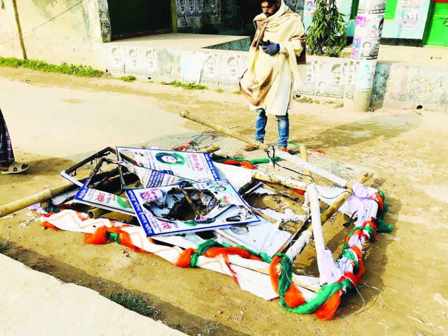 JASHORE: Miscreants vandalised BNP office at Jashore on Saturday night.