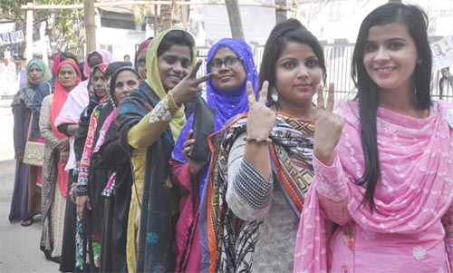 Barek Mia School in the Port City wears festive look during voting hour yesterday.