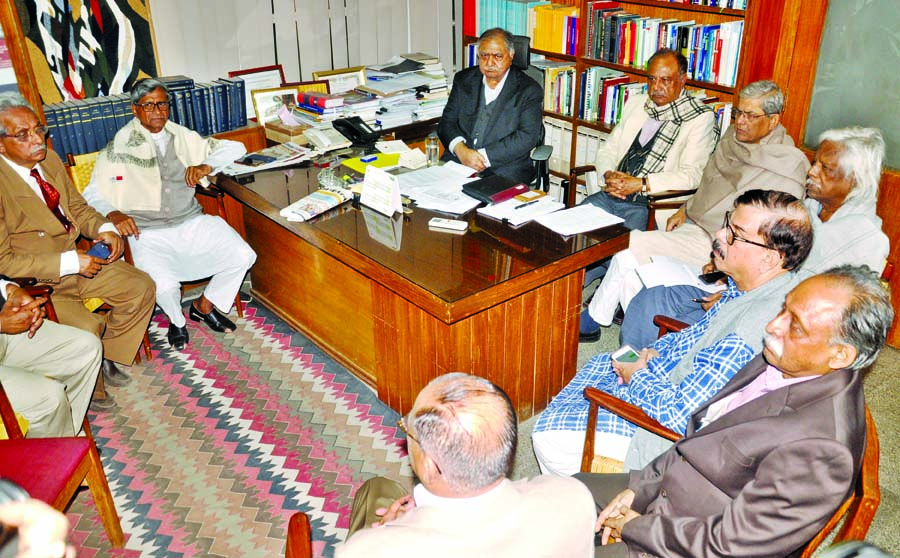 Oikyafront Convener Dr. Kamal Hossain, BNP Secretary General Fakhrul Islam Alamgir and other senior leaders attended the emergency meeting at Motijheel's JOF office on Monday.