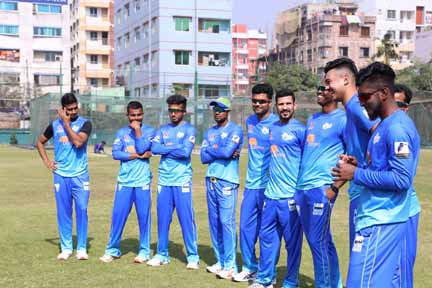 Members of Sylhet Sixers during their practice session at BCB-NCA Ground in the city's Mirpur on Tuesday.
